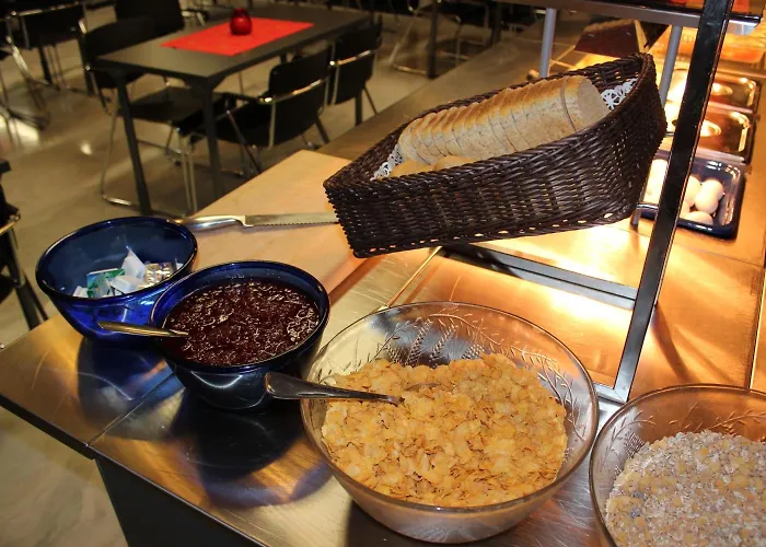 Tikkurila Отель 2*